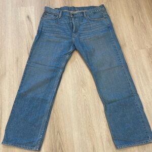 Men’s Levi’s 569 jeans size 38x32. NWOT